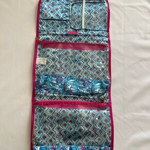Lilly Pulitzer for Target- Toiletry Hanging bag!
Perfect for College or Travel!